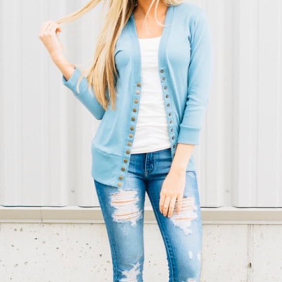 ✨LAST✨Light blue 3/4 sleeves snap closure cardigan - Picture 3 of 5